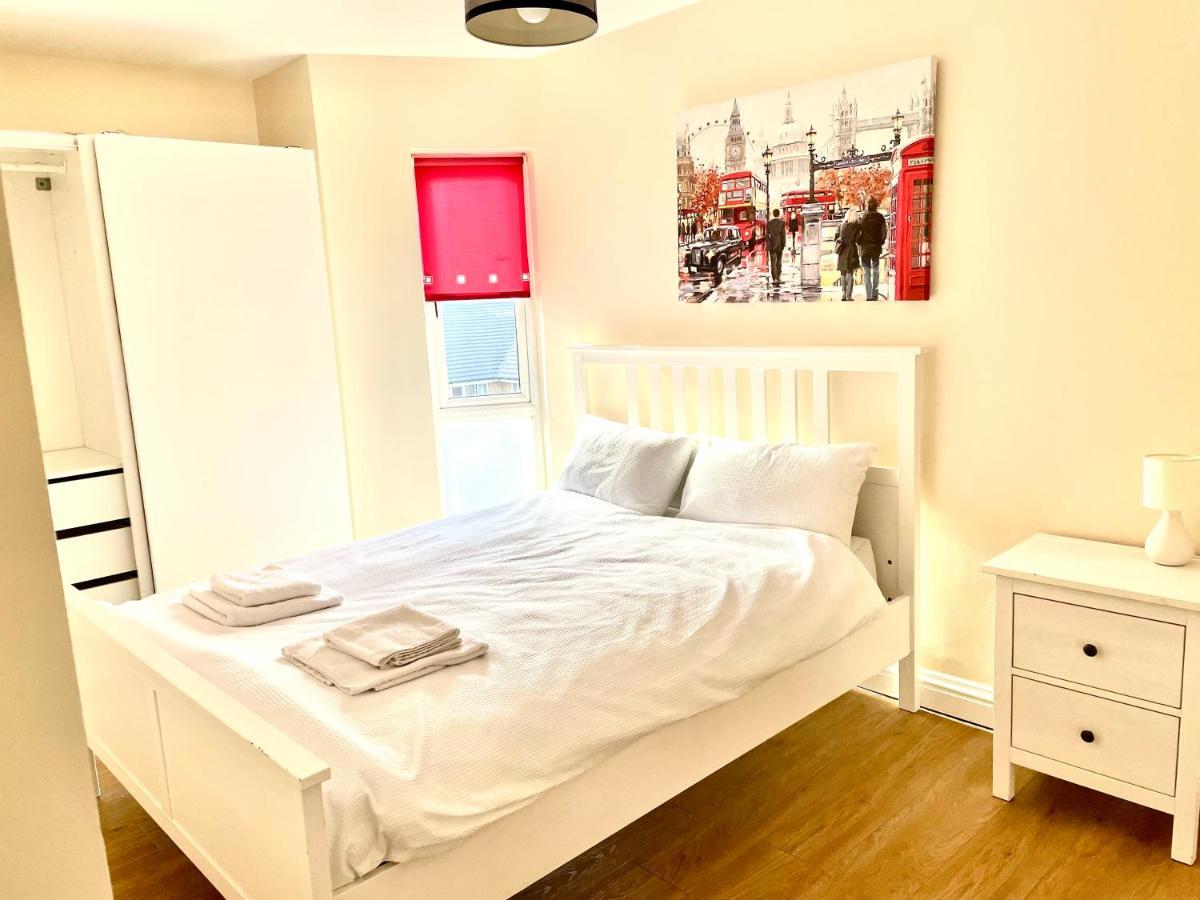Holiday Flat In Central Slough Near To London Heathrow And Windsor With Free Car Park المظهر الخارجي الصورة